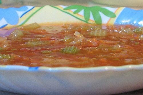 Постный суп с помидорами, капустой и сельдереем.